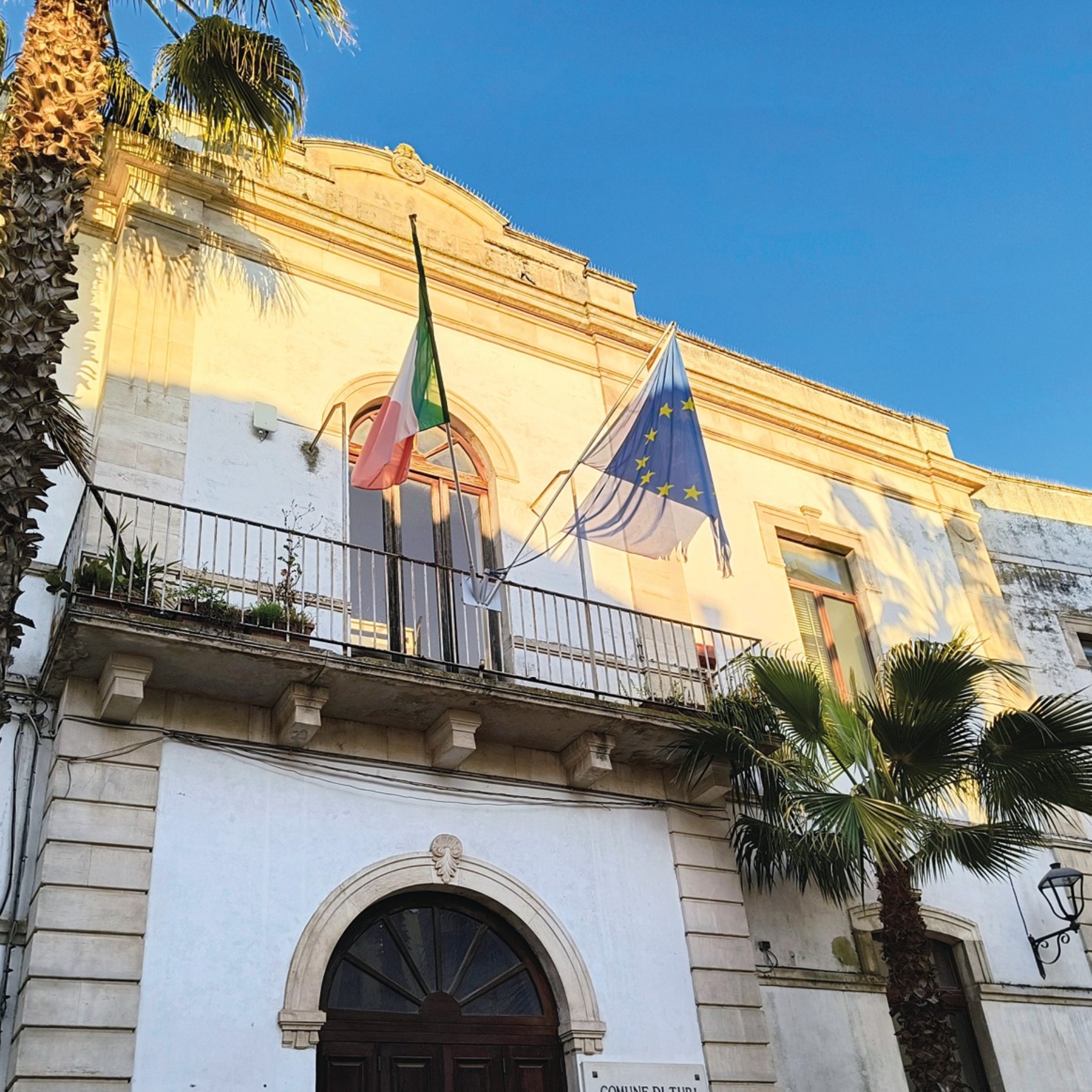 Biblioteca comunale chiusa