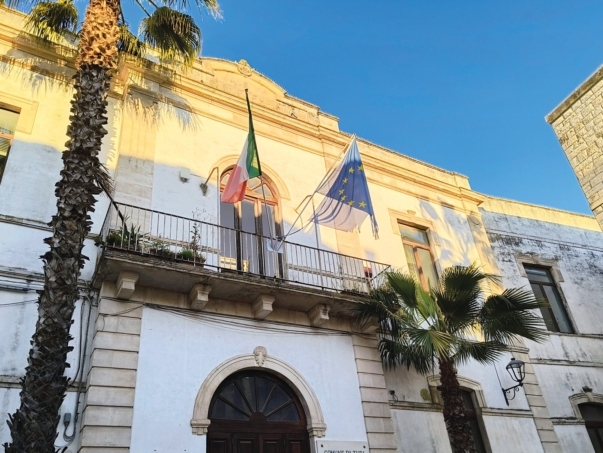 Biblioteca comunale chiusa